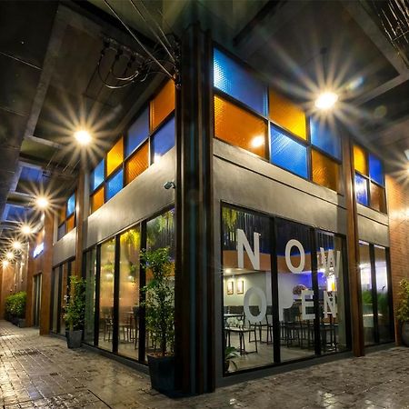 Bed Friends Poshtel Hostel Чианг Рай Екстериор снимка